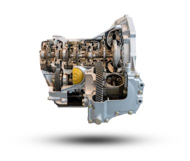 Araba motor bölümü beyaz arka plan üzerinde izole. Kırpma yolu ile itiraz.