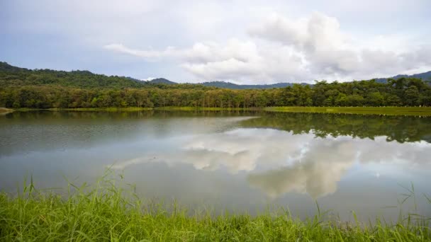 Time Lapse Naturaleza Escénica Lago Tropical Con Cielo Azul Nubes — Vídeos de Stock