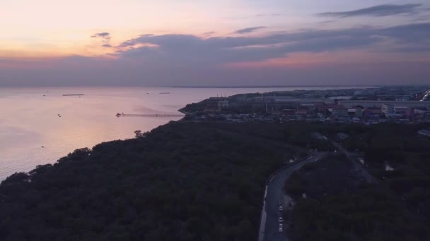 Flygfoto Landskap Solnedgången Bang Fritidscenter Badort Bukten Med Utsikt Måsar — Stockvideo