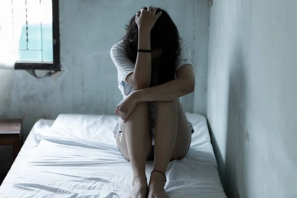 Азійська Дівчина Безнадією Після Вживання Наркотиків Відчуває Себе Відсутнім Самотнім Ліцензійні Стокові Фото