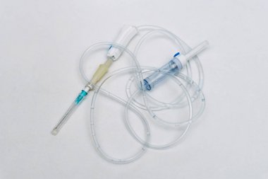 İntravenöz infüzyon. İntravenöz infüzyon. Venöz damariçine sıvı, ilaç veya uyuşturucu girişi.