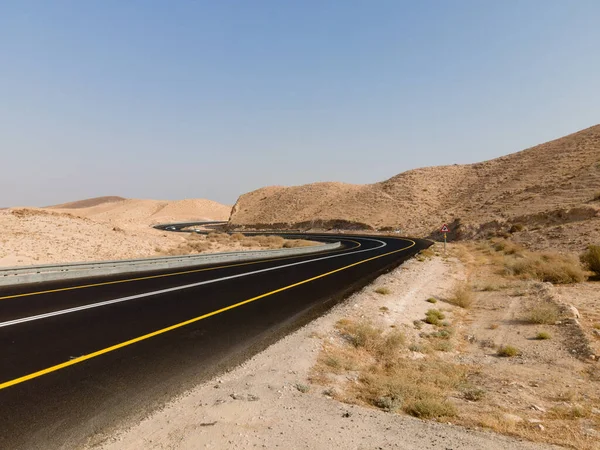 Road to nowhere Desert Road Background image