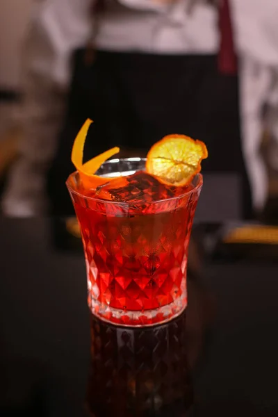 Orange Cocktail Retro Glas Svart Bakgrund — Stockfoto