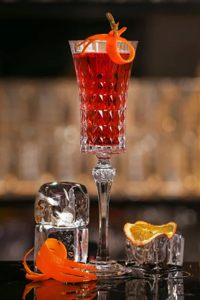 Kir Royal Cocktail Med Orange Skiva Och Isbitar — Stockfoto