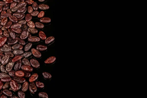 Frijoles Cacao Aislados Sobre Fondo Negro Judías Asadas — Foto de Stock