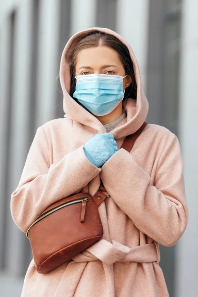 Mulher Vestindo Proteção Facial Prevenção Coronavírus Livre — Fotografia de Stock