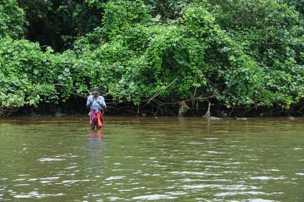 Aluthgama Sri Lanka May 2018 Fisherman Fishing River Bentota Ganga — Stock Photo, Image