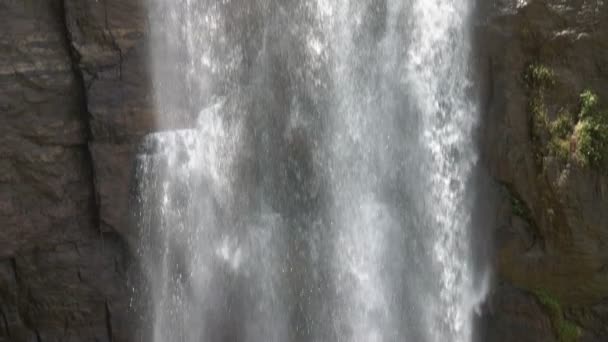 Prachtige Ramboda Waterval Het Midden Van Sri Lanka Slow Motion — Stockvideo