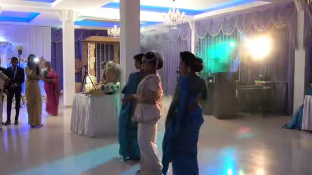 Wadduwa Sri Lanka Május 2018 Menyasszony Táncok Hagyományos Sri Lanka — Stock videók