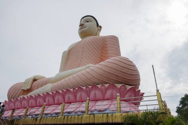 Oturan Buda heykeli, Sri Lanka Kande Viharaya Tapınağı