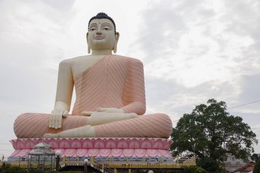 Oturan Buda heykeli, Sri Lanka Kande Viharaya Tapınağı