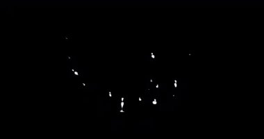 Sıvı Geçiş Balosu 3 Adım El Sıvı Dönüşüm Grafikleri. Alfa kanalıyla 4k çözünürlüklü el çekimi dinamiği. Kullanımı kolay, projenize .mov dosyalarını bırakın.