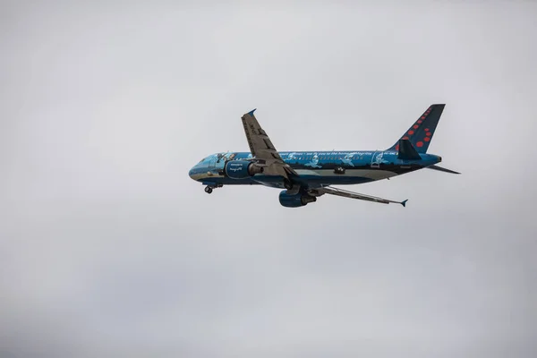 Faro Portugal Juli 2018 Flugzeug Von Brussels Airlines Hebt Tagsüber — Stockfoto