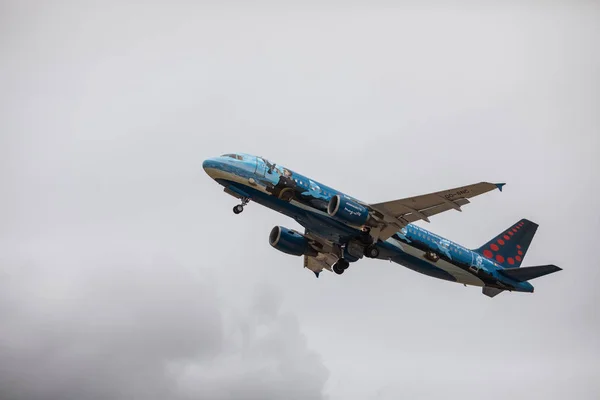 Faro Portugal Julio 2018 Aerolíneas Líneas Aéreas Bruselas Despegan Del — Foto de Stock