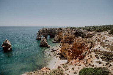 Praia da Marinha - güzel plaj Marinha Algarve, Portekiz