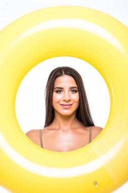 Bikini içinde şişme halka izole kadın