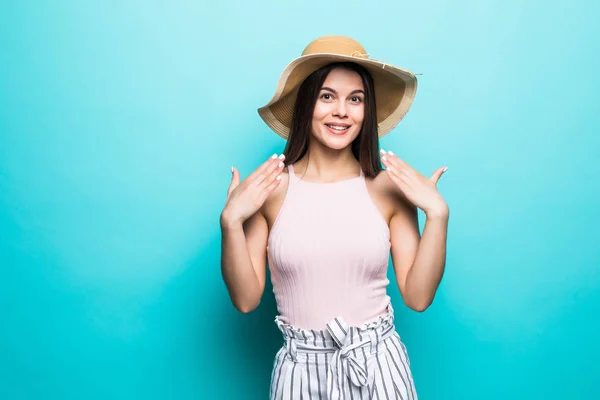 Image Jeune Femme Excitée Choquée Debout Isolé Sur Fond Bleu — Photo