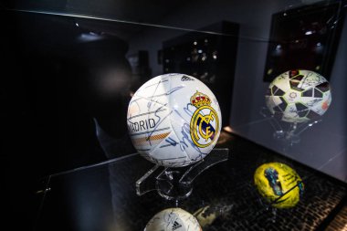 Funchal, Madeira, Portekiz - Temmuz, 2018: Christiano Ronaldo Pestana Cr otel ve Müzesi resimde Madeira Portekizce ada Funchal sahildeki