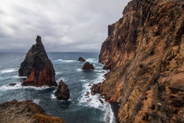 Popüler trekking ve güzel ve sıradışı Mars yatay, yürüyüş ve yürüyüş trail Madeira Adası - Ponta de Sao Lourenco denilen en doğu noktası