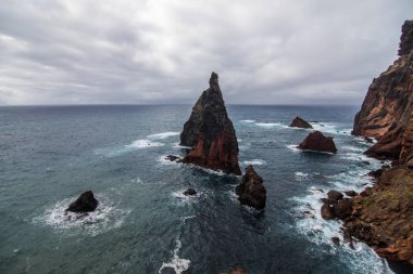 Popüler trekking ve güzel ve sıradışı Mars yatay, yürüyüş ve yürüyüş trail Madeira Adası - Ponta de Sao Lourenco denilen en doğu noktası
