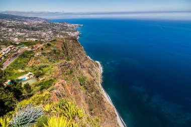 Muhteşem görünümden Cabo Girao cliff Funchal üzerinde gün batımında, Portekiz