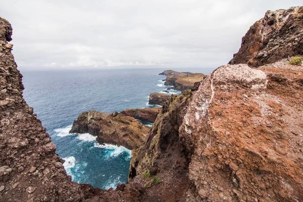 Portekiz, Ponta de Sao Lourenco yarımadasında Madeira yürüyüşü.