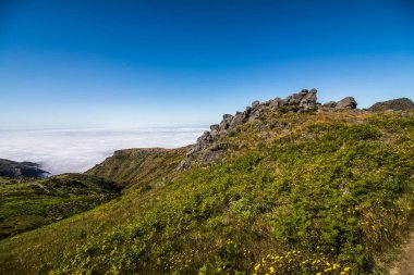Pico yapmak Arieiro dağ bakış açısı, Madeira Adası içinde yer alan