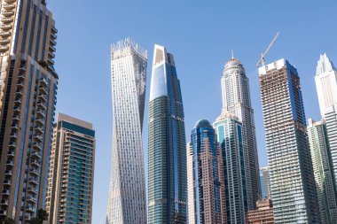 dubai Yat Limanı içinde gökdelenler. Birleşik Arap Emirlikleri