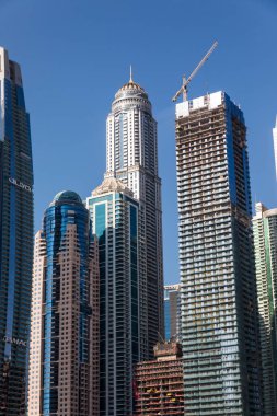 dubai Yat Limanı içinde gökdelenler. Birleşik Arap Emirlikleri
