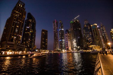 Skycrapers Dubai Marina Şubat 2017, Dubai Yat Limanı gece gece cityscape ışıkları