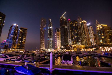 Skycrapers Dubai Marina Şubat 2017, Dubai Yat Limanı gece gece cityscape ışıkları