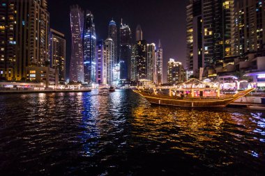 Skycrapers Dubai Marina Şubat 2017, Dubai Yat Limanı gece gece cityscape ışıkları