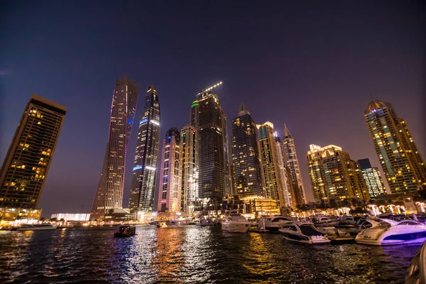 Skycrapers Dubai Marina Şubat 2017, Dubai Yat Limanı gece gece cityscape ışıkları