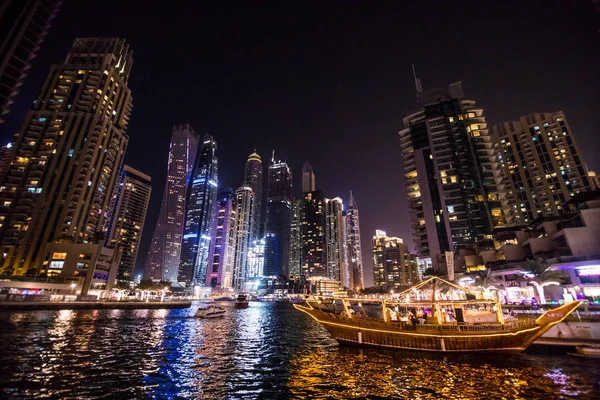Skycrapers Dubai Marina Şubat 2017, Dubai Yat Limanı gece gece cityscape ışıkları