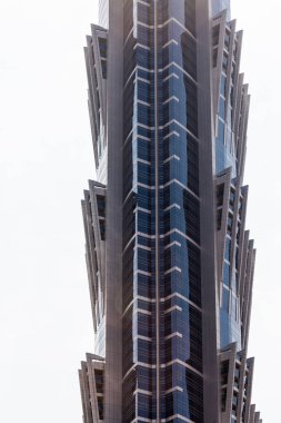 Dubai, Birleşik Arap Emirlikleri - 18 Kasım: Dubai Yat Limanı yılında Basra Körfezi boyunca 3 kilometre uzunluğunda yapay kanal şehrin Modern binalarda.