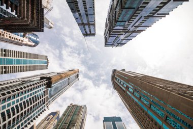 Dubai, Birleşik Arap Emirlikleri - Ekim, 2018: Skycrapers Dubai Marina, Batı Dubai oteller
