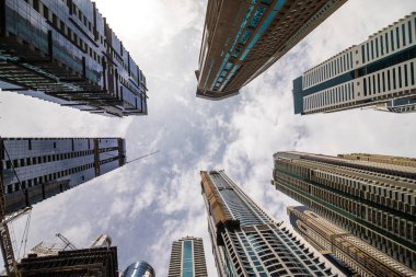 Dubai, Birleşik Arap Emirlikleri - Ekim, 2018: Skycrapers Dubai Marina, Batı Dubai oteller
