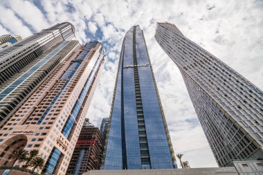 Modern mimari - yüksek doğmak ve binaların Dubai Marina, Birleşik Arap Emirlikleri