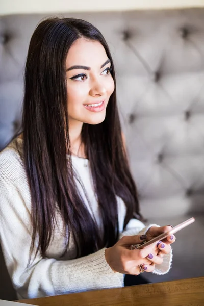 Young Woman Use Smart Phone Coffee Shop — Stock Photo, Image