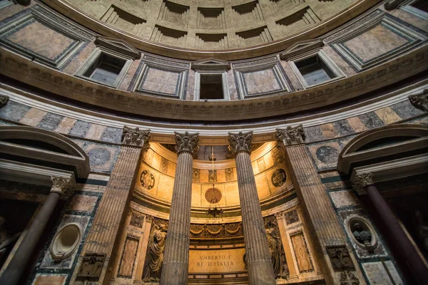 로마, 이탈리아-11 월 2018:는 판테온, Pantheum, 또는 Phanteon, 이다 역사적인 센터, 모든 신들과 deitie에 전용된 사원에에서 피 냐 지구에 고 대 로마의 건물 — 스톡 사진