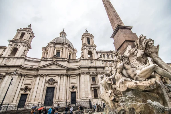 Roma, Italia - Noviembre, 2018: Fontana del Moro en Piazza Navona en Roma —  Fotos de Stock