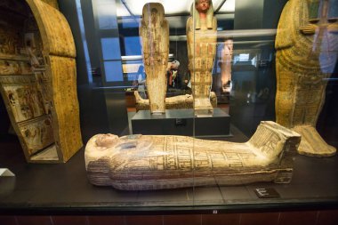 Rome, İtalya - Kasım, 2018: Antik Mısır heykeller Vatikan Müzesi'nde