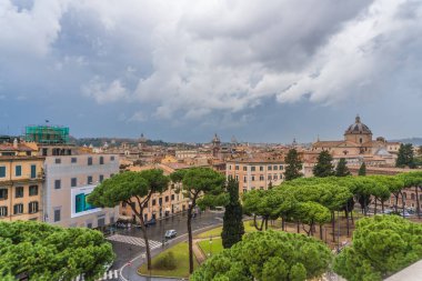 Roma, İtalya, şehir görüntüleyin. Güzel bir şehir görünümü beafore yağmur
