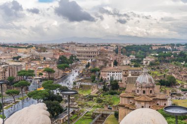 Roma Forumu ve Kolezyum Roma, İtalya Hava görünümünü. Roma yukarıdan. Şehir Merkezi.
