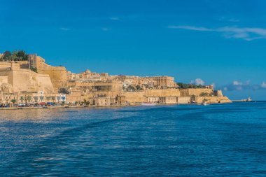 Pitoresk Körfez teknede görünümünden ve üç şehirler, Malta