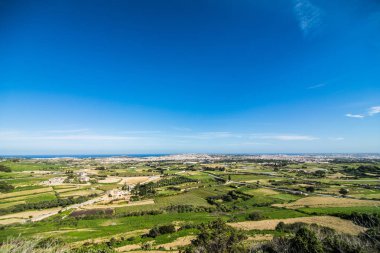 Mdina şehirden - Malta'nın eski başkenti görüntüleyin. Yeşilimsi Malta Island. Sabah saat. Manzaralı