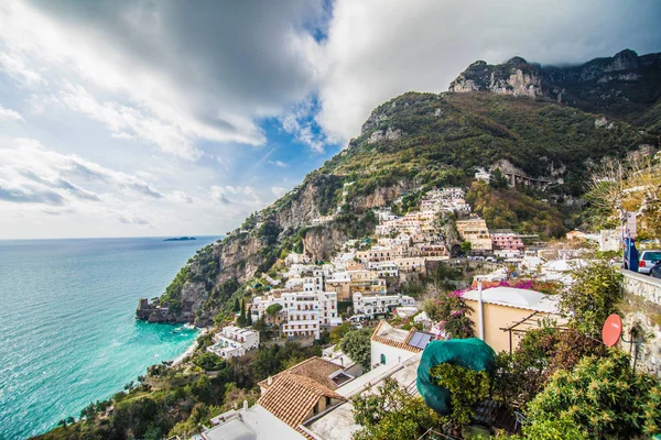 Vista del paisaje de Positano en la costa de Amalfi, Campania, Italia —  Fotos de Stock