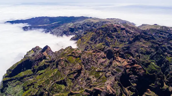 Blick von oben auf die Bergkette der Insel Madeira, Portugal — Stockfoto