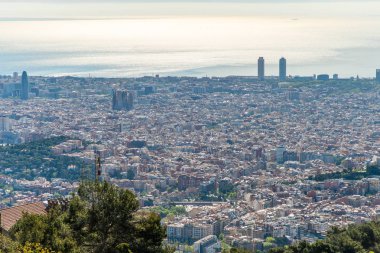 Tibidabo parkından Barselona'nın Panoramik Manzarası