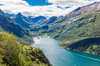 Norveç Geiranger. İskandinav manzarası. Geirangerfjord' u. Güzel manzara.